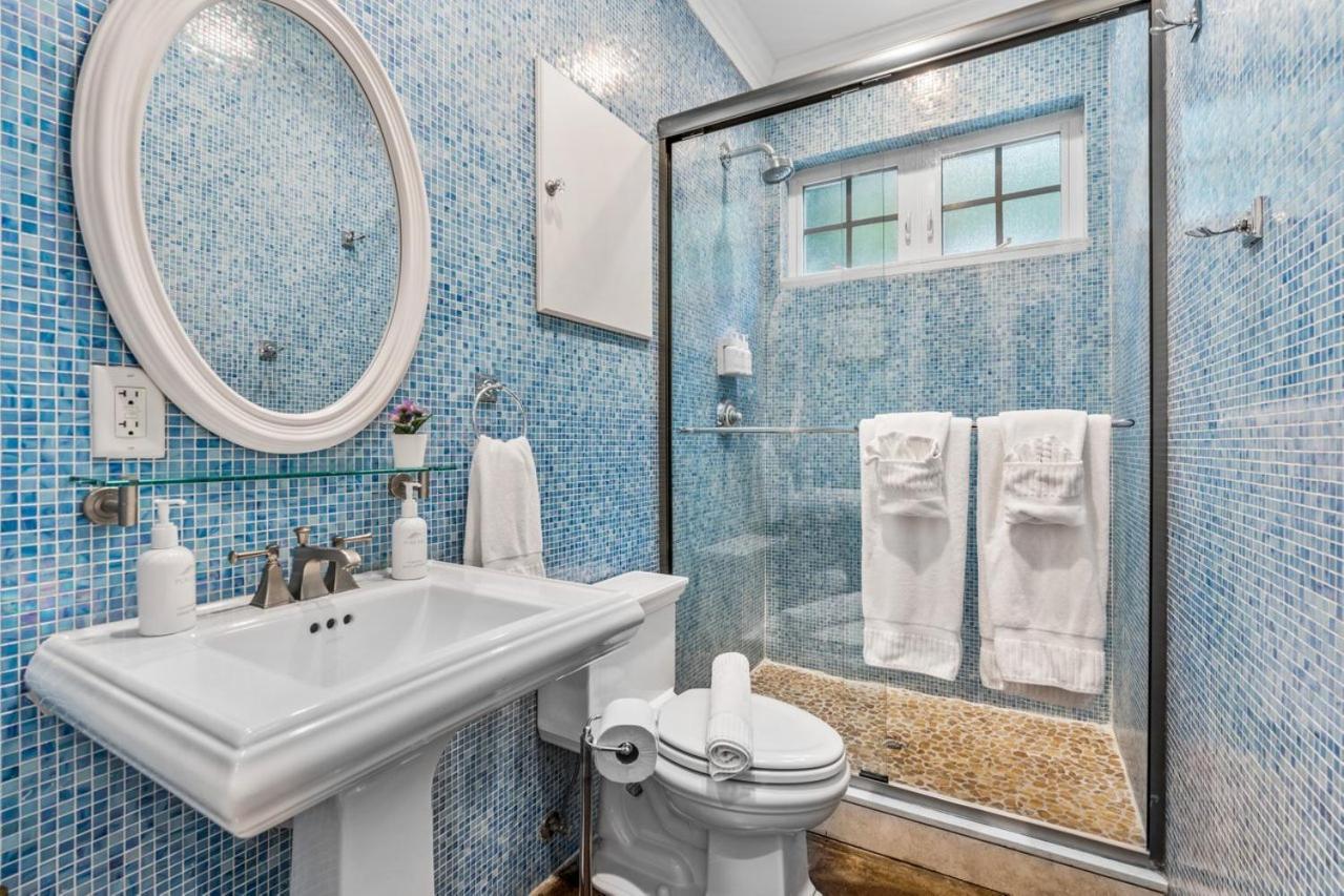The Modern Castle Canal View Access Rooftop Living Greenhouse Vlllas Fort Lauderdale Esterno foto