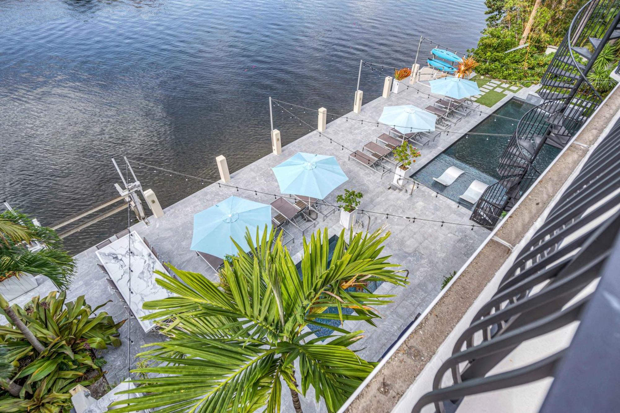 The Modern Castle Canal View Access Rooftop Living Greenhouse Vlllas Fort Lauderdale Esterno foto