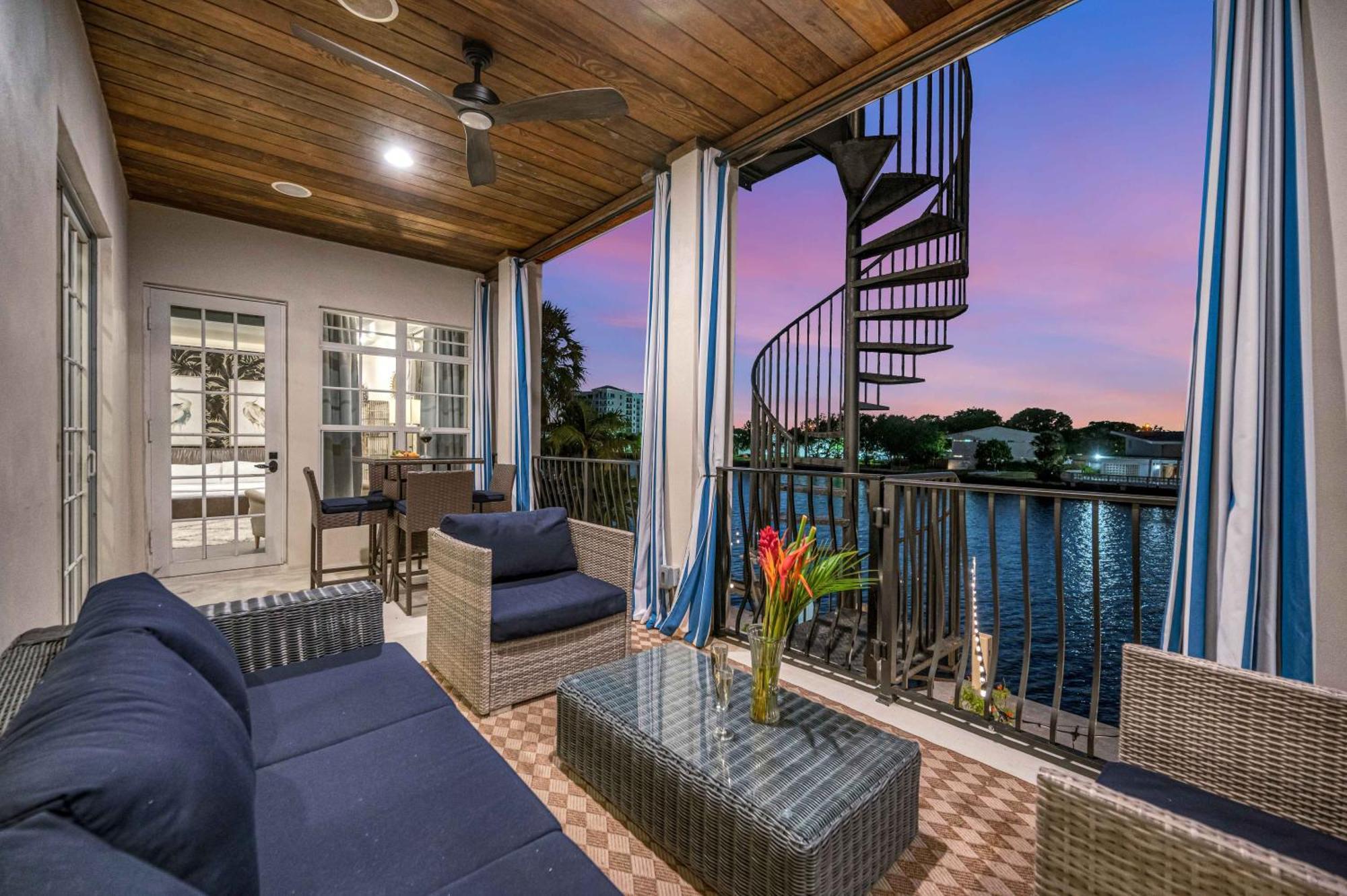 The Modern Castle Canal View Access Rooftop Living Greenhouse Vlllas Fort Lauderdale Esterno foto