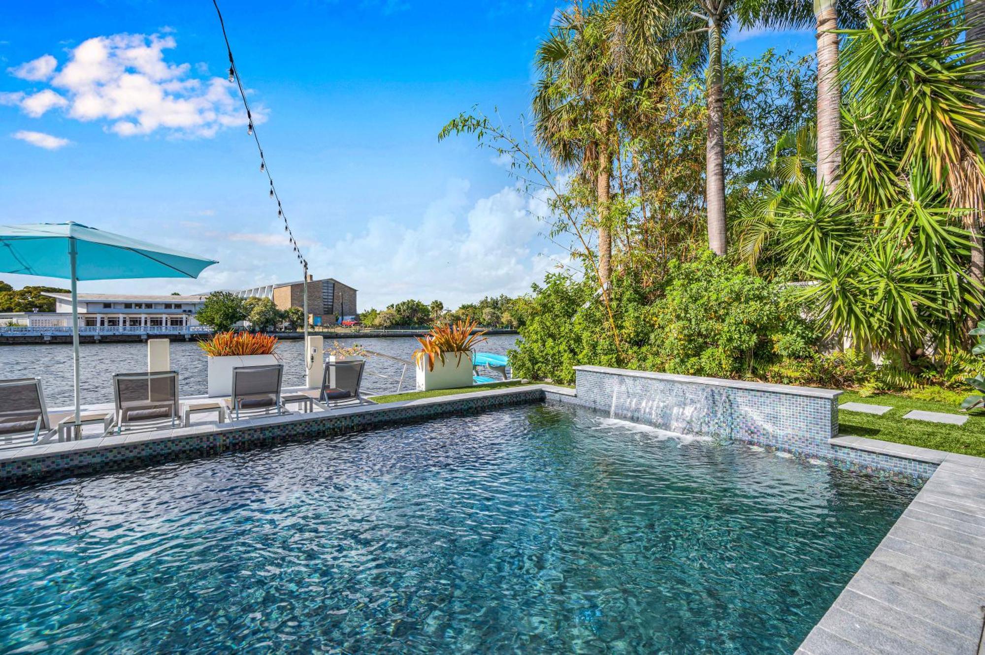 The Modern Castle Canal View Access Rooftop Living Greenhouse Vlllas Fort Lauderdale Esterno foto