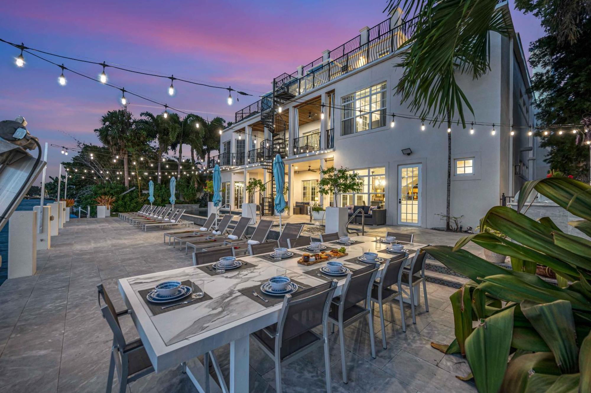 The Modern Castle Canal View Access Rooftop Living Greenhouse Vlllas Fort Lauderdale Esterno foto