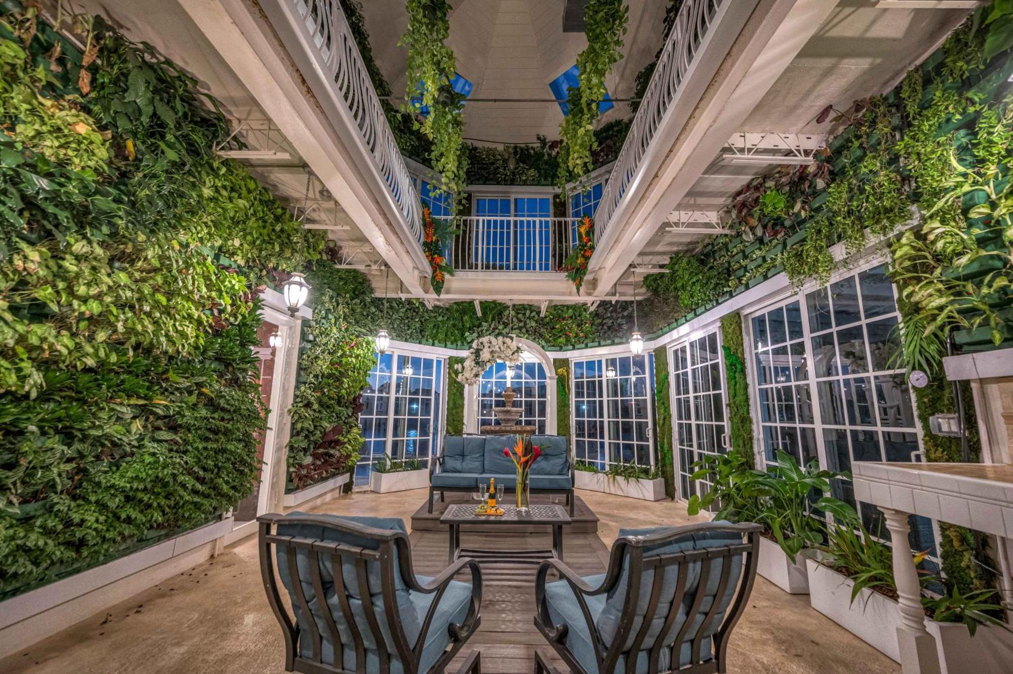 The Modern Castle Canal View Access Rooftop Living Greenhouse Vlllas Fort Lauderdale Esterno foto
